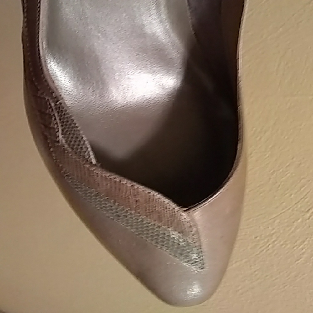Shoes - Picture 8 of 8